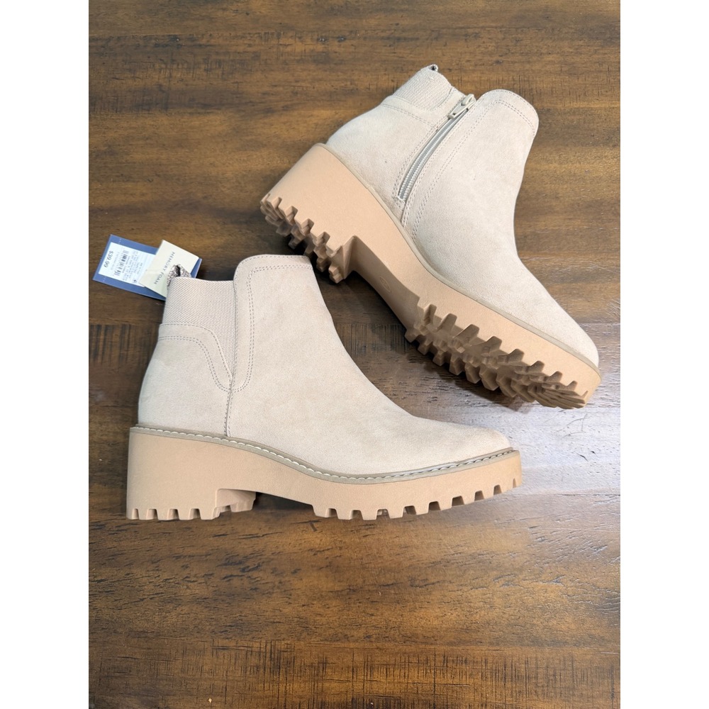 Universal Thread Taci Taupe Faux Suede Lug Sole Platform Ankle Boots Womens 8